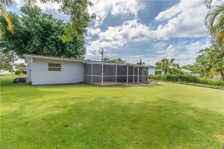 1291  Sunrise  DR, North Fort Myers, FL 33917