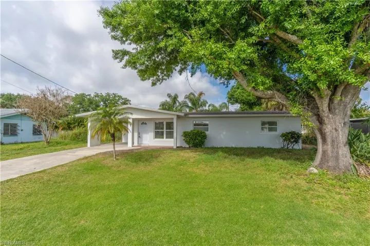 1291  Sunrise  DR, North Fort Myers, FL 33917