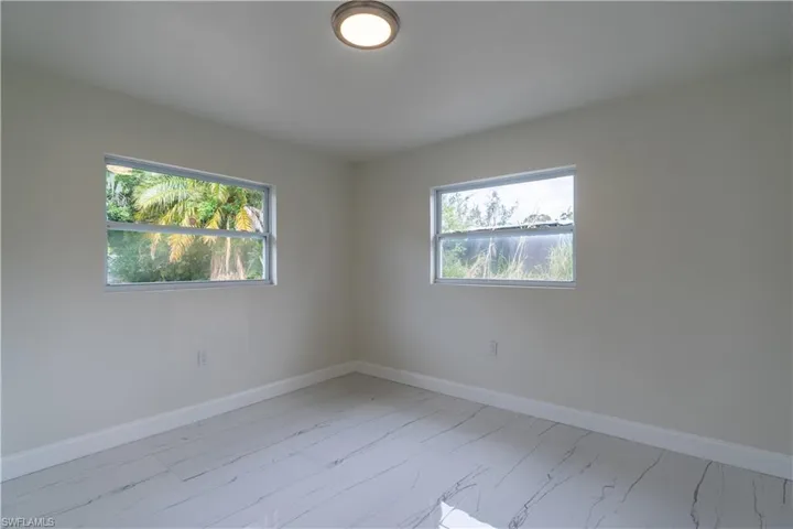 1291  Sunrise  DR, North Fort Myers, FL 33917