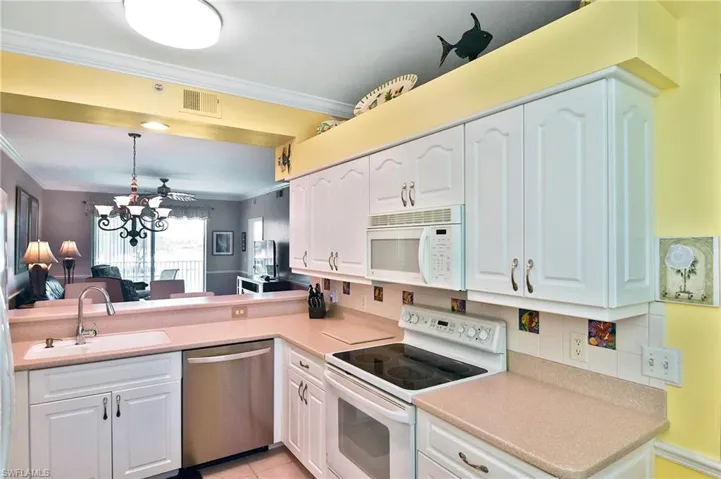 10285 Bismark Palm Way 1024, Fort Myers, Florida 33966