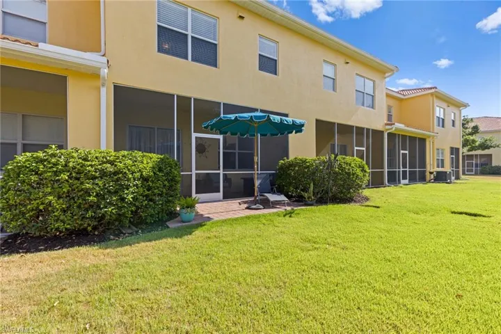 9821  Healthpark  CIR, Fort Myers, FL 33908