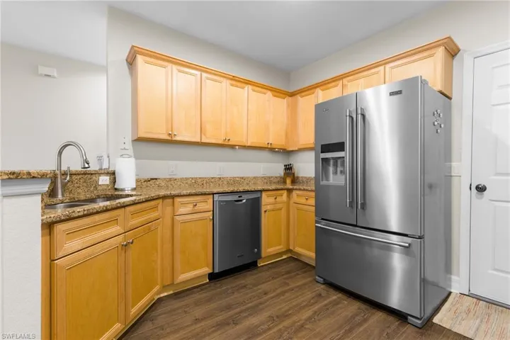 9821  Healthpark  CIR, Fort Myers, FL 33908