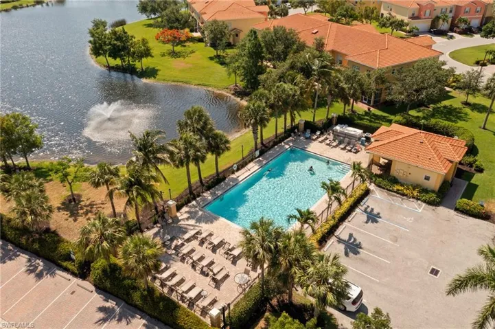9821  Healthpark  CIR, Fort Myers, FL 33908