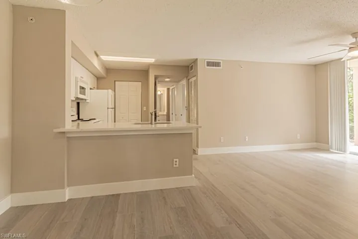 1280  Wildwood Lakes  BLVD, Naples, FL 34104