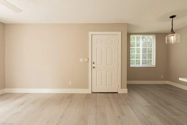1280  Wildwood Lakes  BLVD, Naples, FL 34104