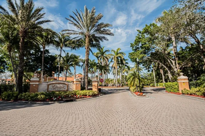 1280  Wildwood Lakes  BLVD, Naples, FL 34104