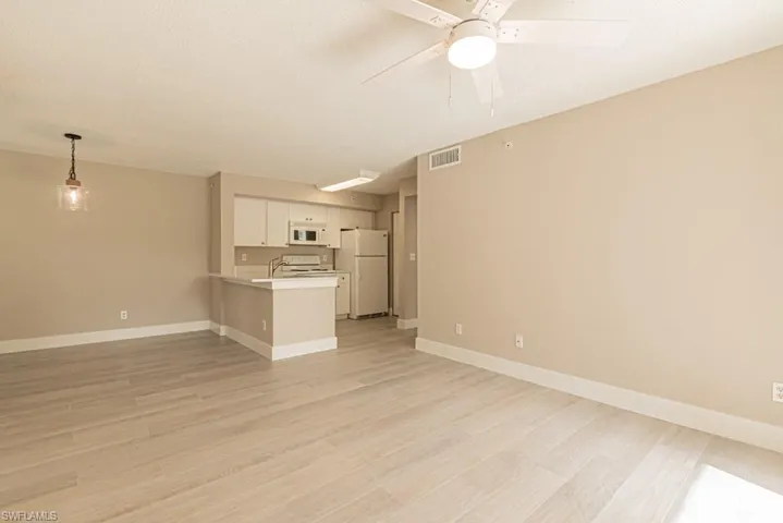1280  Wildwood Lakes  BLVD, Naples, FL 34104