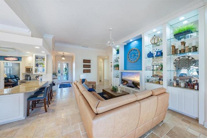 4401  Novato  CT, Naples, FL 34109