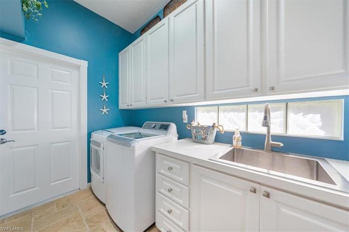 4401  Novato  CT, Naples, FL 34109