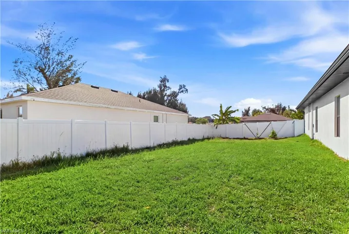 1807 Sw 4th St, Cape Coral, Florida 33991