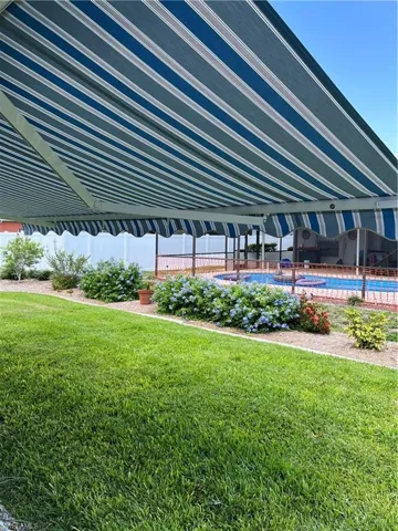 Retractable Awning with Lights!