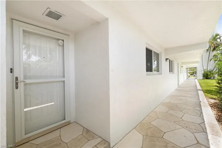 37  High Point E CIR, Naples, FL 34103