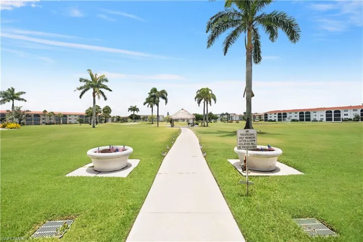 37  High Point E CIR, Naples, FL 34103
