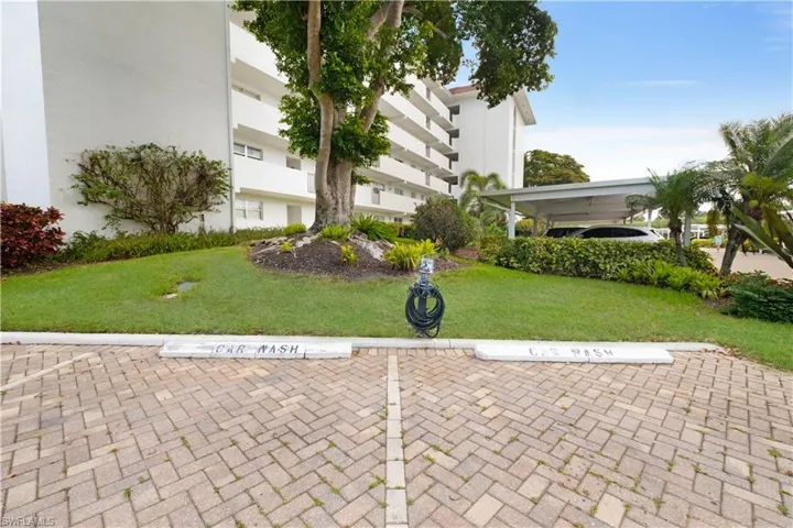 37  High Point E CIR, Naples, FL 34103