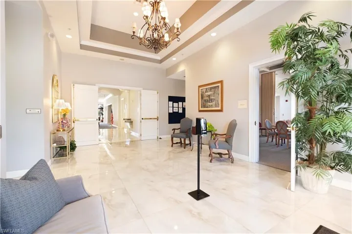 37  High Point E CIR, Naples, FL 34103