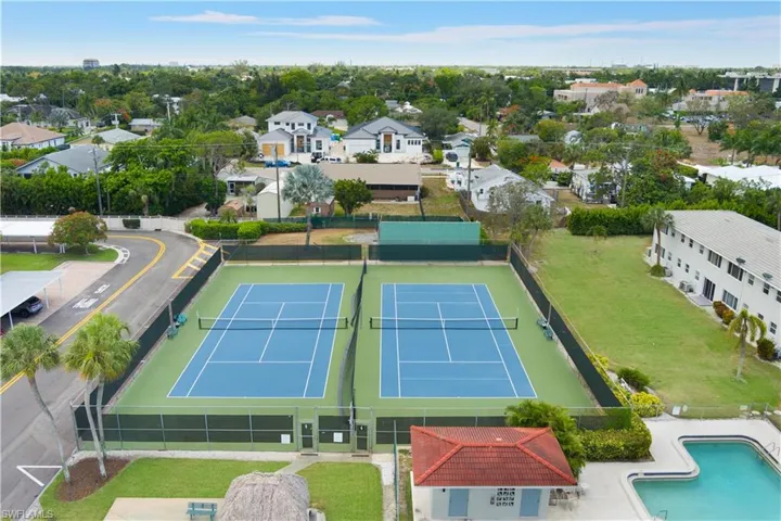 37  High Point E CIR, Naples, FL 34103
