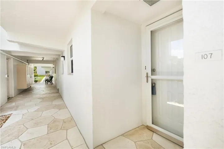 37  High Point E CIR, Naples, FL 34103