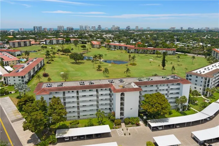 37  High Point E CIR, Naples, FL 34103