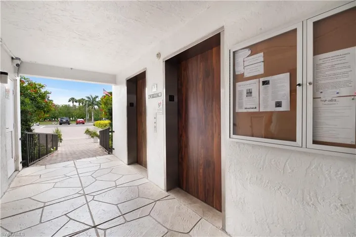 37  High Point E CIR, Naples, FL 34103