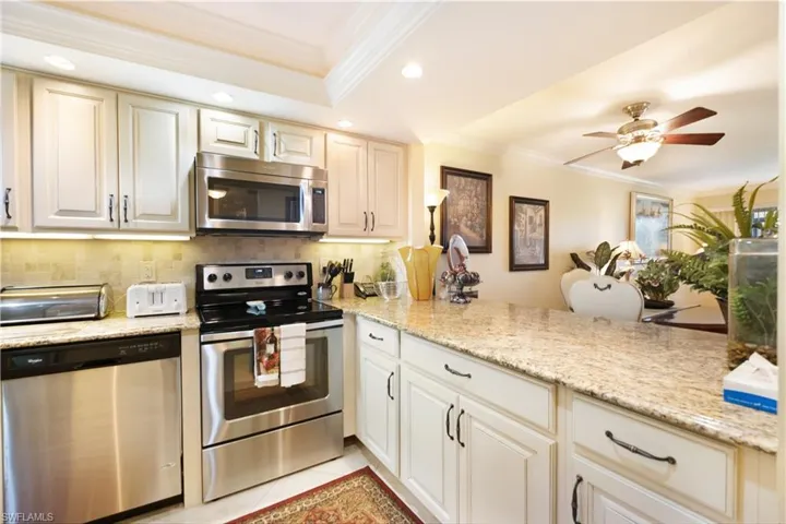 37  High Point E CIR, Naples, FL 34103