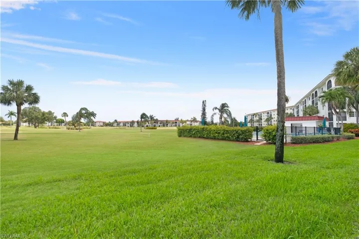37  High Point E CIR, Naples, FL 34103