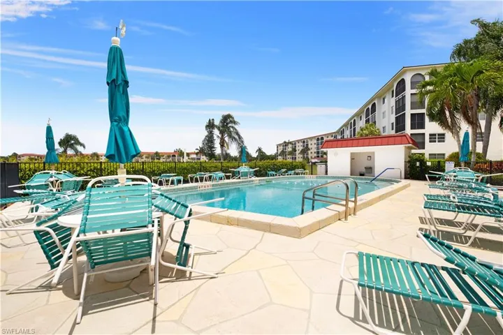37  High Point E CIR, Naples, FL 34103