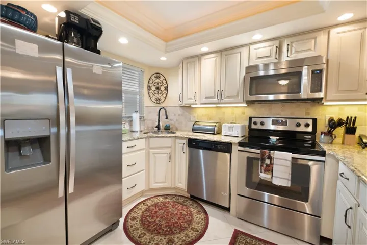 37  High Point E CIR, Naples, FL 34103