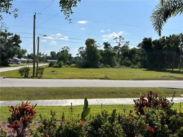 4400  Ruthann  CT, North Fort Myers, FL 33917