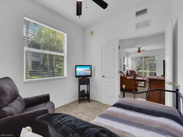 Guest Room/Den