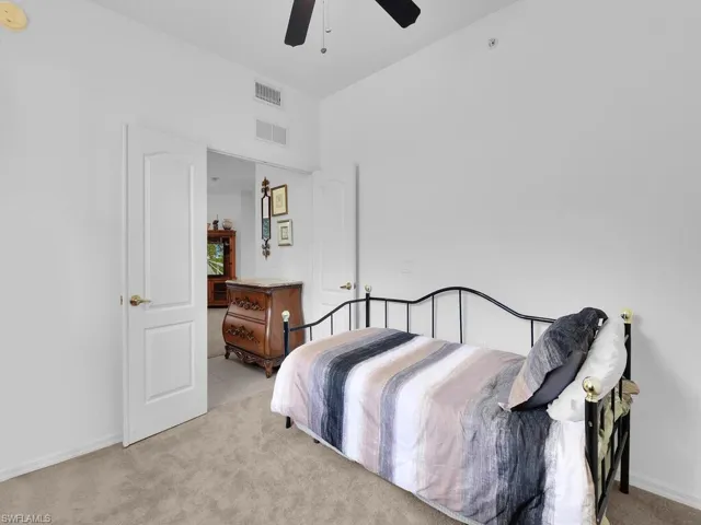 Guest Room/Den