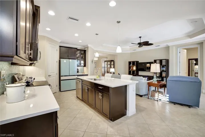 3667  Canopy  CIR, Naples, FL 34120