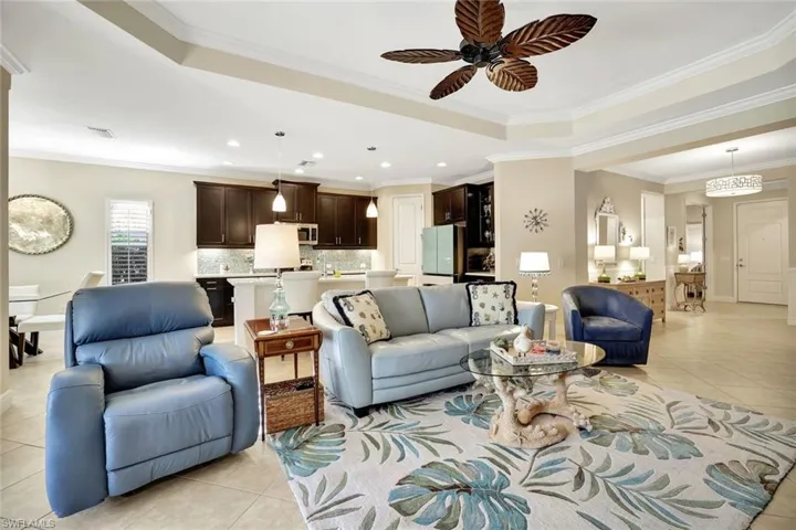 3667  Canopy  CIR, Naples, FL 34120
