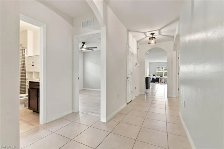 2717 Foralesca Ct, Cape Coral, Florida 33909