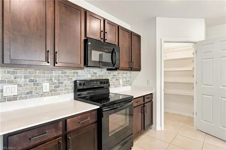 2717 Foralesca Ct, Cape Coral, Florida 33909