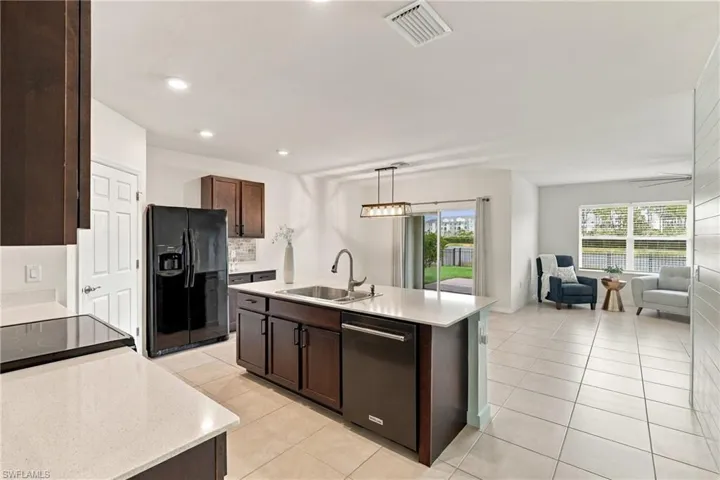 2717 Foralesca Ct, Cape Coral, Florida 33909