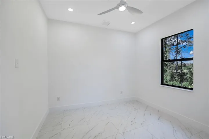 2712  17th W ST, Lehigh Acres, FL 33971