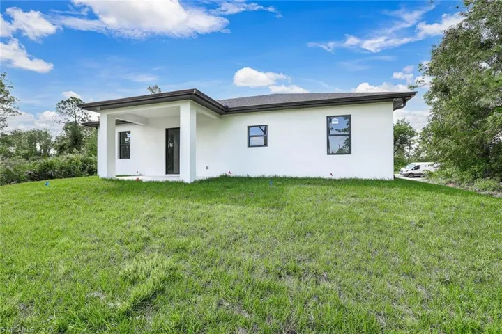 2712  17th W ST, Lehigh Acres, FL 33971