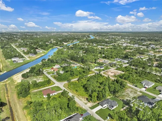2712  17th W ST, Lehigh Acres, FL 33971