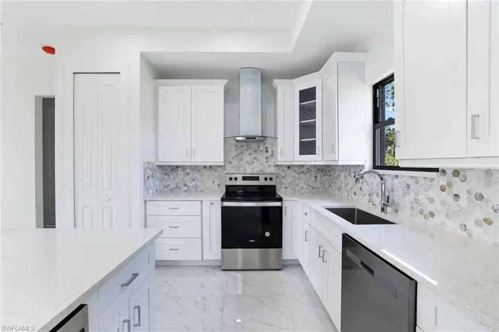2712  17th W ST, Lehigh Acres, FL 33971