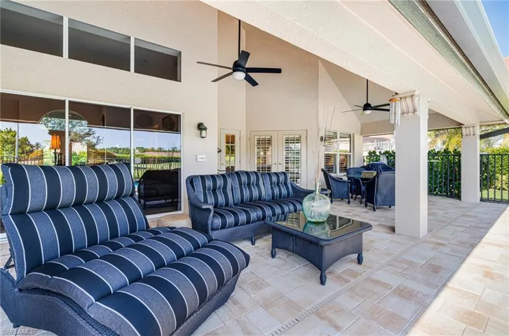 Spacious covered lanai