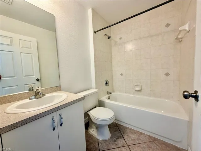 109 NE 16th  PL, Cape Coral, FL 33909