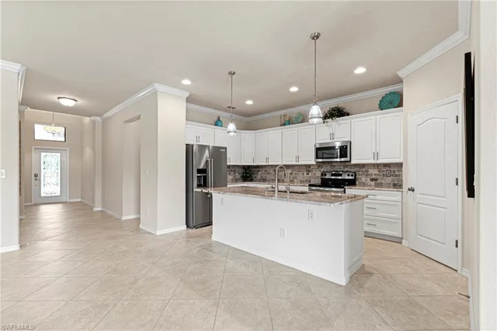 11288  Red Bluff  LN, Fort Myers, FL 33912
