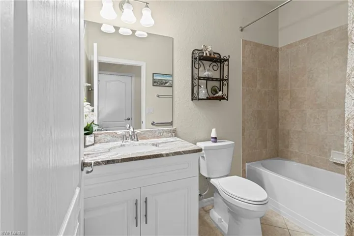 11288  Red Bluff  LN, Fort Myers, FL 33912