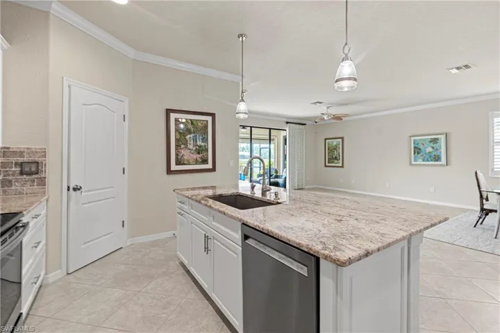 11288  Red Bluff  LN, Fort Myers, FL 33912