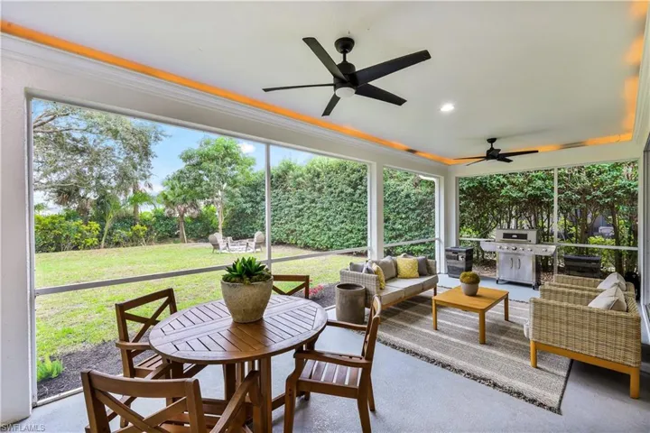 Large lanai - a great place to watch the kids play
