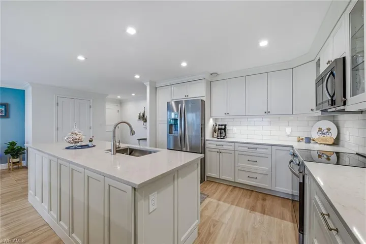 2875 Gulf Shore Blvd N 106, Naples, Florida 34103