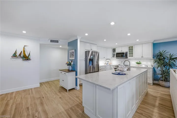 2875 Gulf Shore Blvd N 106, Naples, Florida 34103