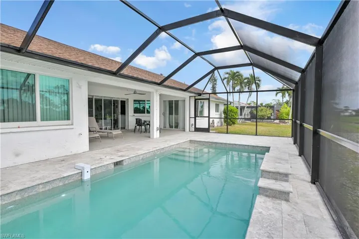 New Fully Screened in Lanai & Pool
