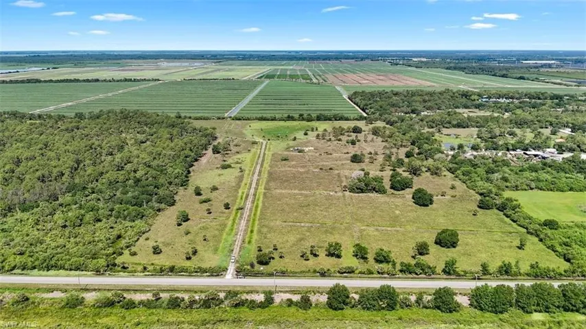 Overview of rural landscape featuring farmland