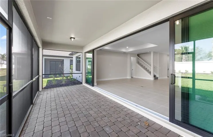 Design selectiScreened in, covered lanai areaons